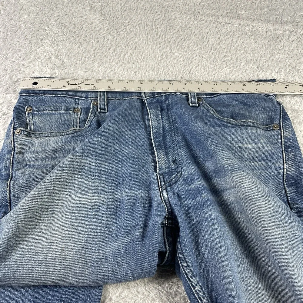 Levis 514 Mens 33x 30 Medium Wash Distressed Denim Straight Leg Jeans